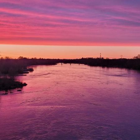 Апартаменты Sur Les Bords De Loire Монлуи-сюр-Луар Экстерьер фото