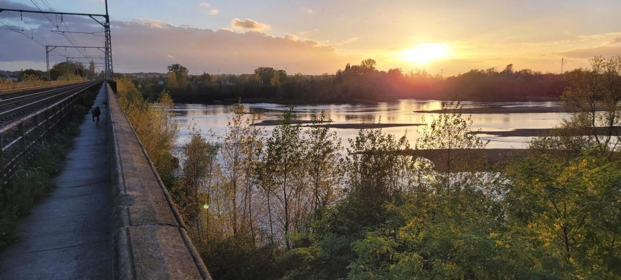 Апартаменты Sur Les Bords De Loire Монлуи-сюр-Луар Экстерьер фото